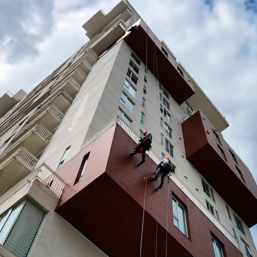 Trabajos verticales en torre residencial